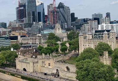 Um passeio pela Torre de Londres, monumento simbólico da Inglaterra