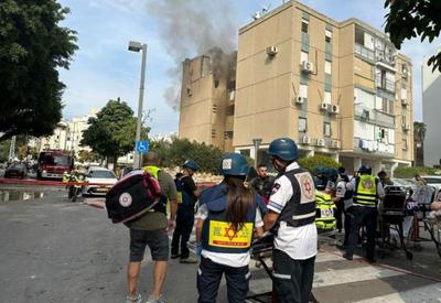 Foguete atinge prédio e deixa três feridos em Tel Aviv; Hamas assume responsabilidade por ataque