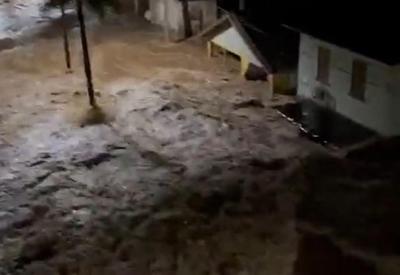 Ciclone no RS: prefeitura de Roca Sales pede que moradores subam no telhado