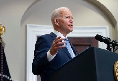 Biden critica lei anti-LGBTQIA+ de Uganda e alerta sobre possíveis sanções