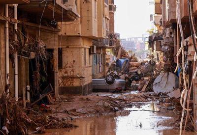 Autoridades da Líbia prendem oito pessoas por rompimento de barragens