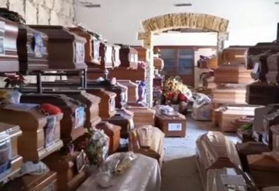 Cemitério na Itália tem quase mil caixões empilhados esperando enterro