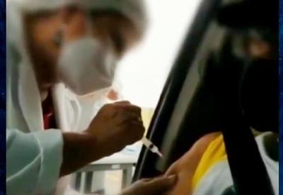 "O senhor está mais protegido", diz enfermeira ao não injetar vacina contra Covid