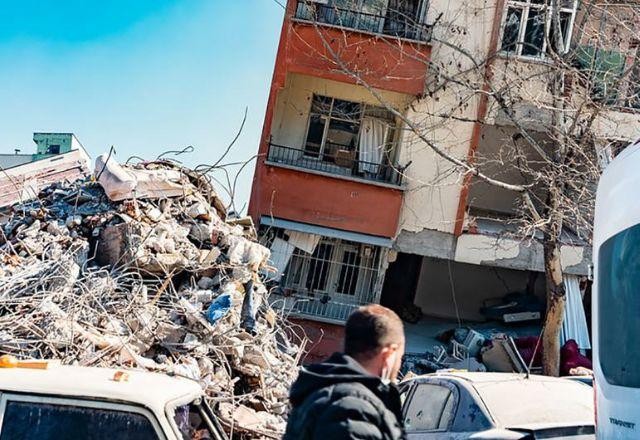 Novo terremoto de magnitude 5,7 atinge Turquia