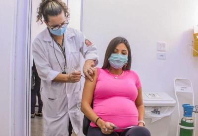 Rio libera reforço bivalente contra covid para grávidas e puérperas