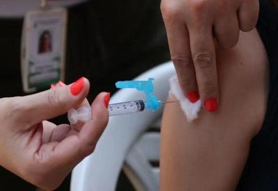 Vacina do HPV diminui taxa de contaminação de não-vacinados, diz estudo