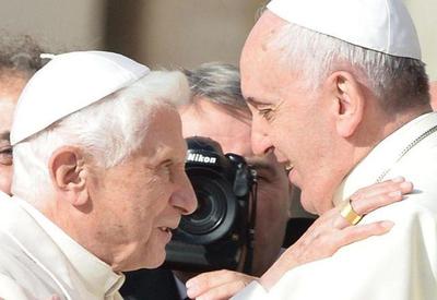 Papa Francisco ministra funeral de Bento XVI nesta 5ª feira