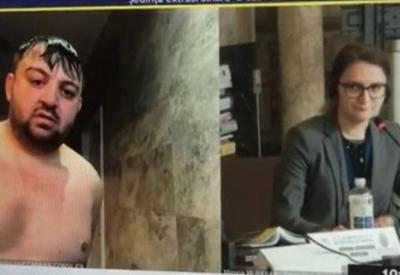 Vereador é flagrado sem roupa durante videoconferência na Romênia