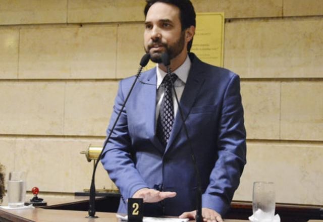 Câmara do Rio abre processo de cassação de Dr. Jairinho