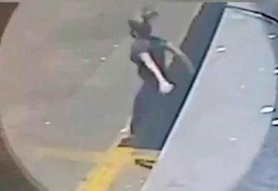 Vídeo: mulher pula de prédio para não ser estuprada em GO