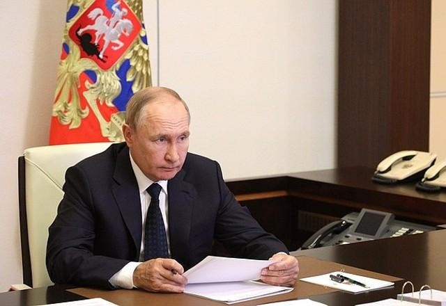 Putin endurece punições para soldados que se recusarem a lutar