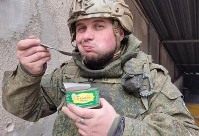Militar apoiador de Putin morre em explosão em café na Rússia