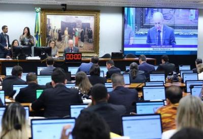 PEC da Anistia: comissão aprova perdão de multas a partidos políticos