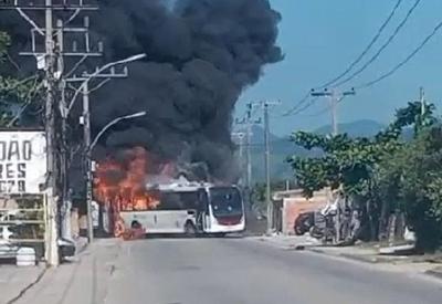 "Quem paga é o povo trabalhador", diz Eduardo Paes sobre ônibus incendiados
