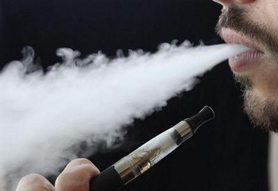 Agência reguladora dos EUA autoriza uso de cigarro eletrônico