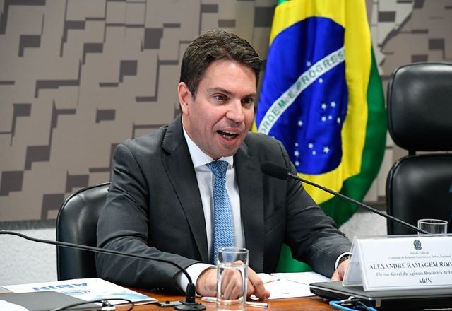 Alvo da PF, "Abin paralela" teria monitorado adversários e ajudado família Bolsonaro