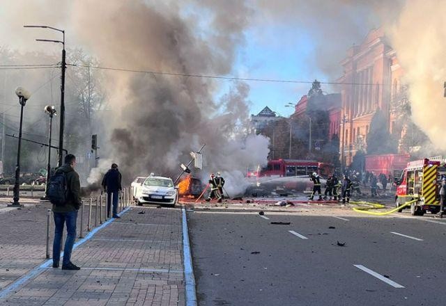 Kiev, capital da Ucrânia, volta a ser alvo de ataques da Rússia