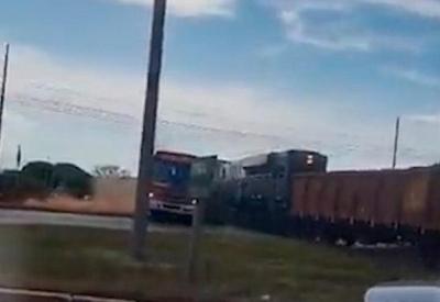 Vídeo mostra momento em que trem de carga colide com ônibus no DF