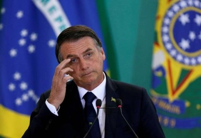 TCU determina depoimento de Bolsonaro e o proíbe de vender joias