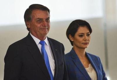 Bolsonaro e Michelle ficaram em silêncio durante depoimento na PF, diz defesa