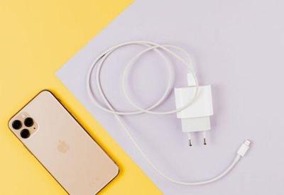 Justiça de SP livra Apple de pagar multa de R$ 100 milhões por vender iPhone sem carregador