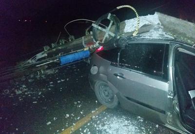 Pai embriagado bate carro e abandona filhos dentro do veículo em SC
