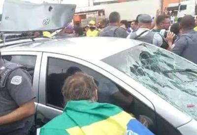 Motorista fura bloqueio e atropela manifestantes em Mirassol, interior de SP