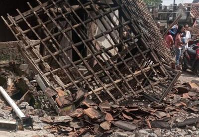 Sobe para 62 o número de mortos em terremoto na Indonésia