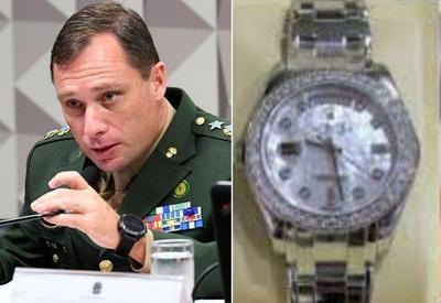 Mauro Cid tentou vender relógio que foi dado a Bolsonaro em viagem