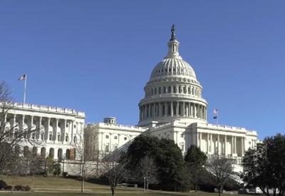 Deputados dos EUA rejeitam plano que poderia evitar paralisação do governo