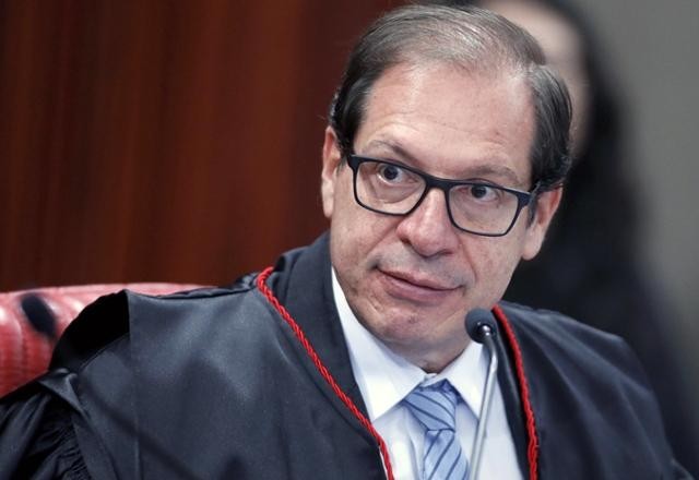 Corregedor nacional de Justiça dá 15 dias para juiz da Lava Jato esclarecer supostas irregularidades