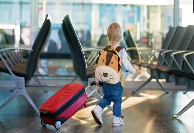 Autorização de viagens para menores passa a ser eletrônica
