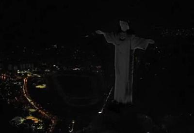 Vídeo: luzes do Cristo Redentor são apagadas em solidariedade a Vini Jr.