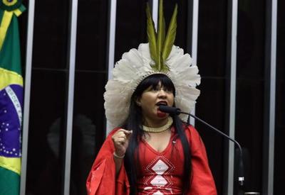 Câmara aprova projeto para que indígenas decidam nomes de escolas em territórios