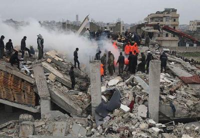 Número de mortes na Turquia e na Síria após terremoto passa de 20 mil
