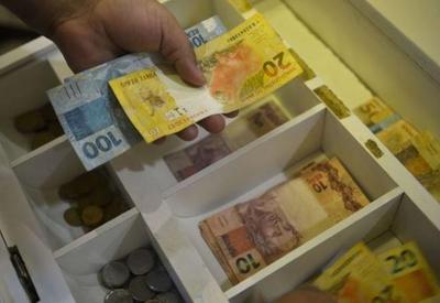 Poder Expresso: saques de "dinheiro esquecido", joias e volta de Bolsonaro