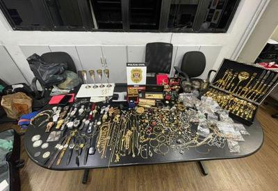 SP: Polícia recupera joias roubadas de Emerson Leão