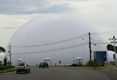 Preparação para o Natal: maior domo inflável da América Latina atrai turistas