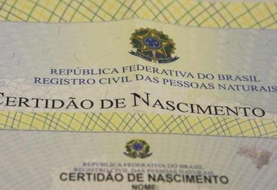 Mais de 10 mil brasileiros mudaram de nome no último ano