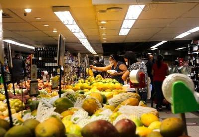 Queda do preço dos alimentos alivia bolso dos brasileiros