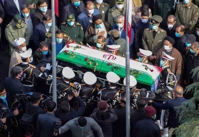 Cientista tem funeral de mártir em Teerã