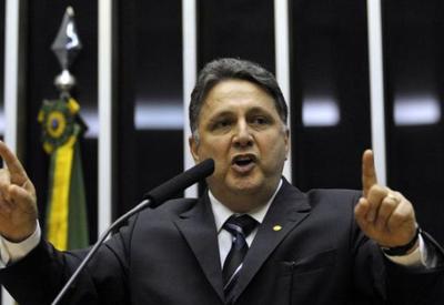 Garotinho, ex-governador do Rio, está internado com pneumonia