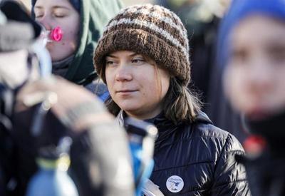Vídeo: Greta Thunberg é presa em protesto contra carvoaria na Alemanha