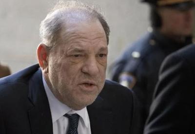 Tribunal de Nova York anula condenações de Harvey Weinstein por crimes sexuais