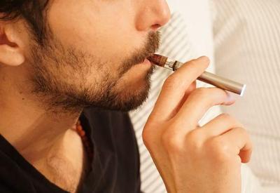 Austrália proíbe cigarros eletrônicos e vapers de uso único