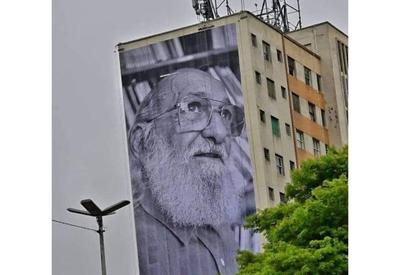 Google faz homenagem ao centenário do educador Paulo Freire