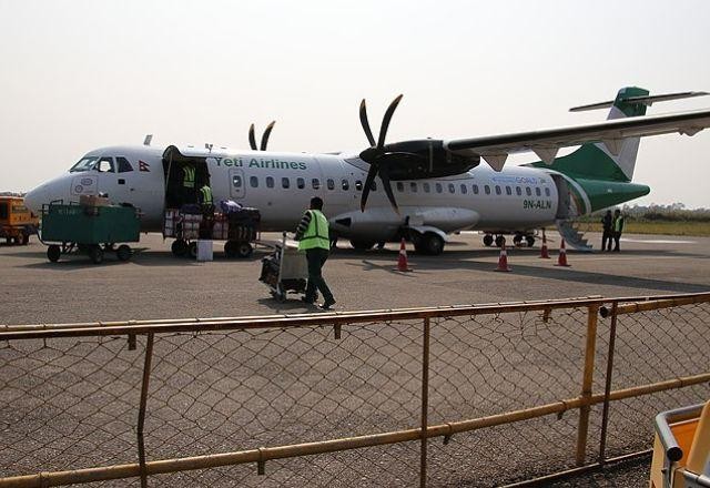 Avião cai no Nepal e deixa 68 mortos, veja vídeo