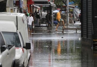 Rio volta a sofrer com chuvas fortes na região metropolitana