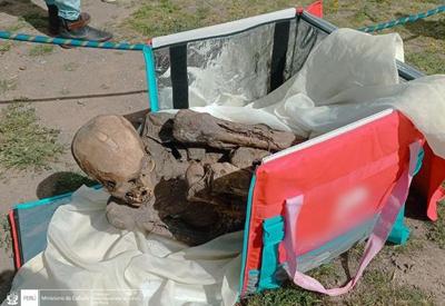 Polícia encontra múmia "Juanita" em mochila de entregador 