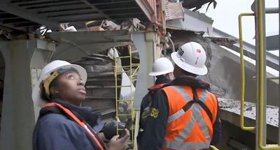 Equipes trabalham na remoção de destroços da ponte de Baltimore
